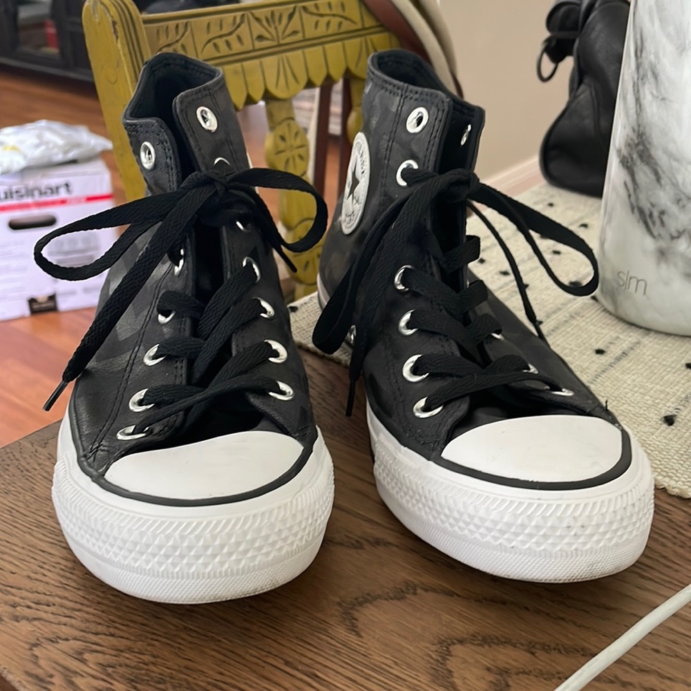 Converse hi top black with chevron design